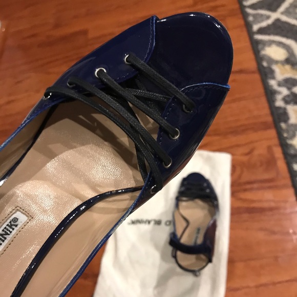 Manolo Blahnik Blue Patent Leather Heels - Picture 5 of 6